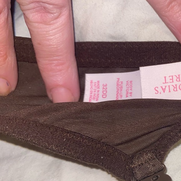 Victoria’s Secret Body by Victoria lined demi bra size 32DD - Picture 4 of 5